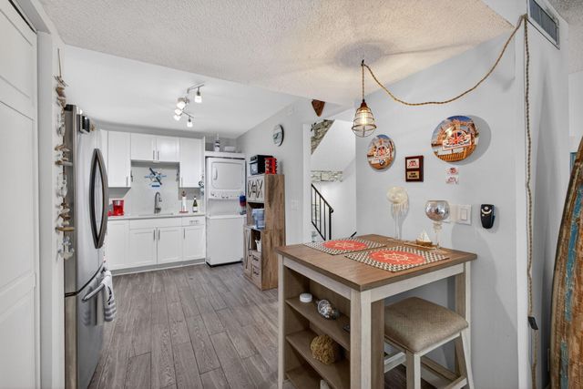 390 Golfview Road H, North Palm Beach, FL 33408