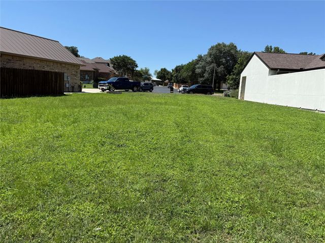 1732 Nordberg, Seguin, TX 78155