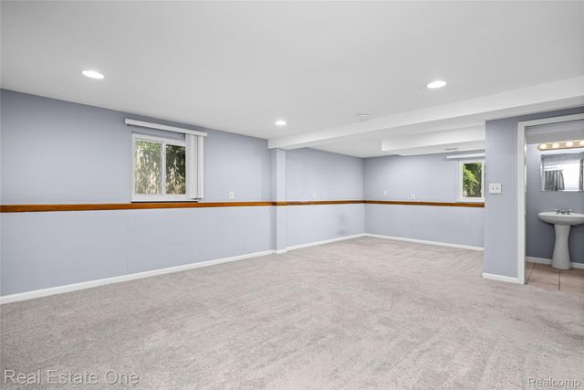 348 Decca Drive, White Lake Charter Township, MI 48386