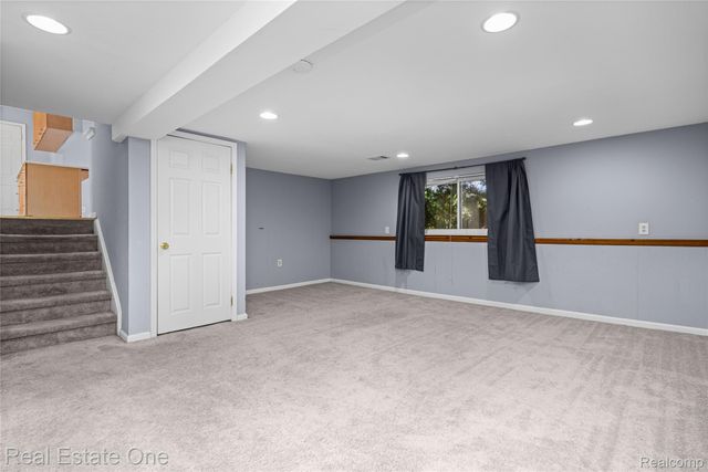 348 Decca Drive, White Lake Charter Township, MI 48386