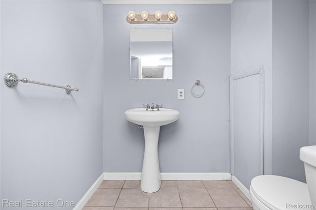 348 Decca Drive, White Lake Charter Township, MI 48386