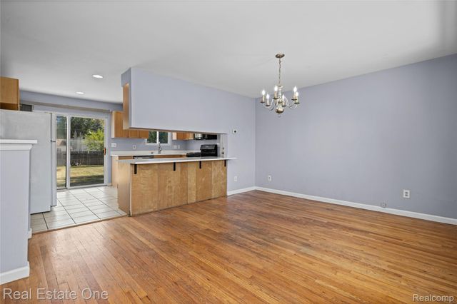 348 Decca Drive, White Lake Charter Township, MI 48386