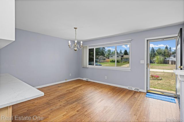 348 Decca Drive, White Lake Charter Township, MI 48386