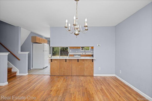348 Decca Drive, White Lake Charter Township, MI 48386
