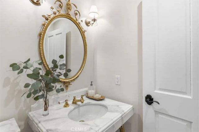 728 Cloyden Road, Palos Verdes Estates, CA 90274
