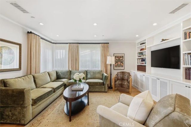 728 Cloyden Road, Palos Verdes Estates, CA 90274