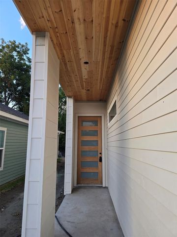 7937 Sparta Street A-B, Houston, TX 77028