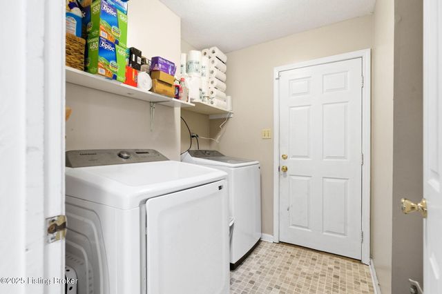 4210 Milo Dr, Louisville, KY 40218