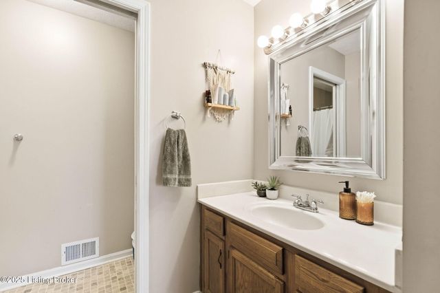 4210 Milo Dr, Louisville, KY 40218