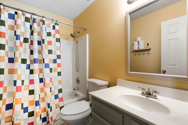 4210 Milo Dr, Louisville, KY 40218