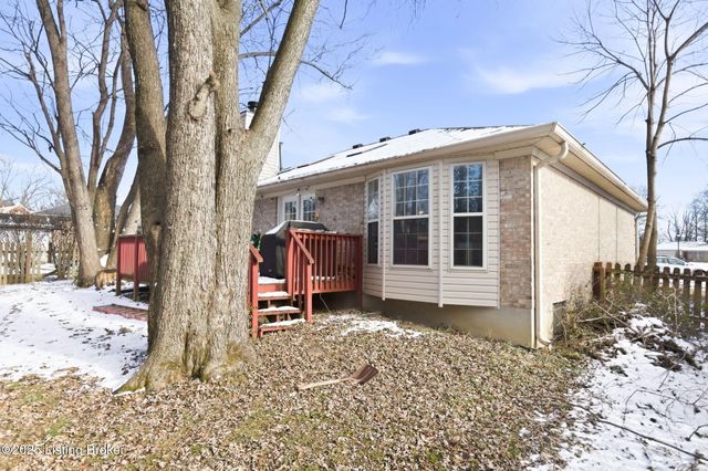 4210 Milo Dr, Louisville, KY 40218