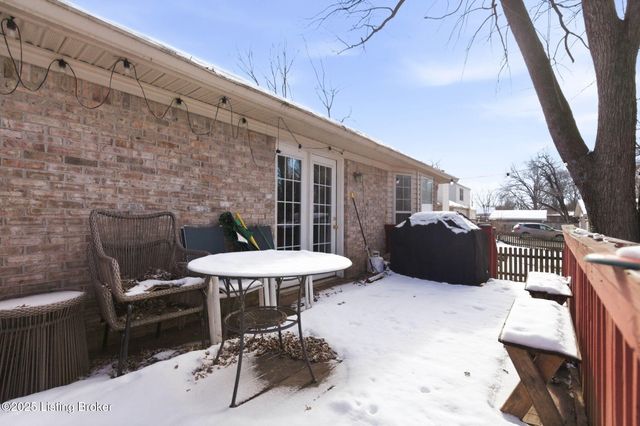 4210 Milo Dr, Louisville, KY 40218