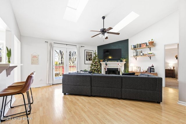 4210 Milo Dr, Louisville, KY 40218