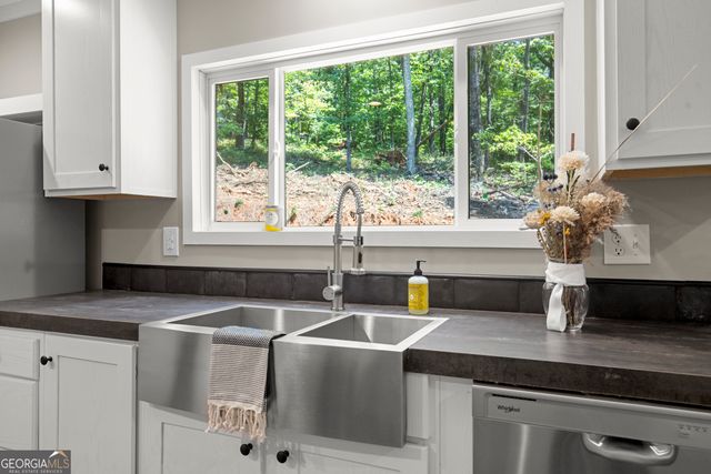 647 Fern Valley Trail, Clarkesville, GA 30523