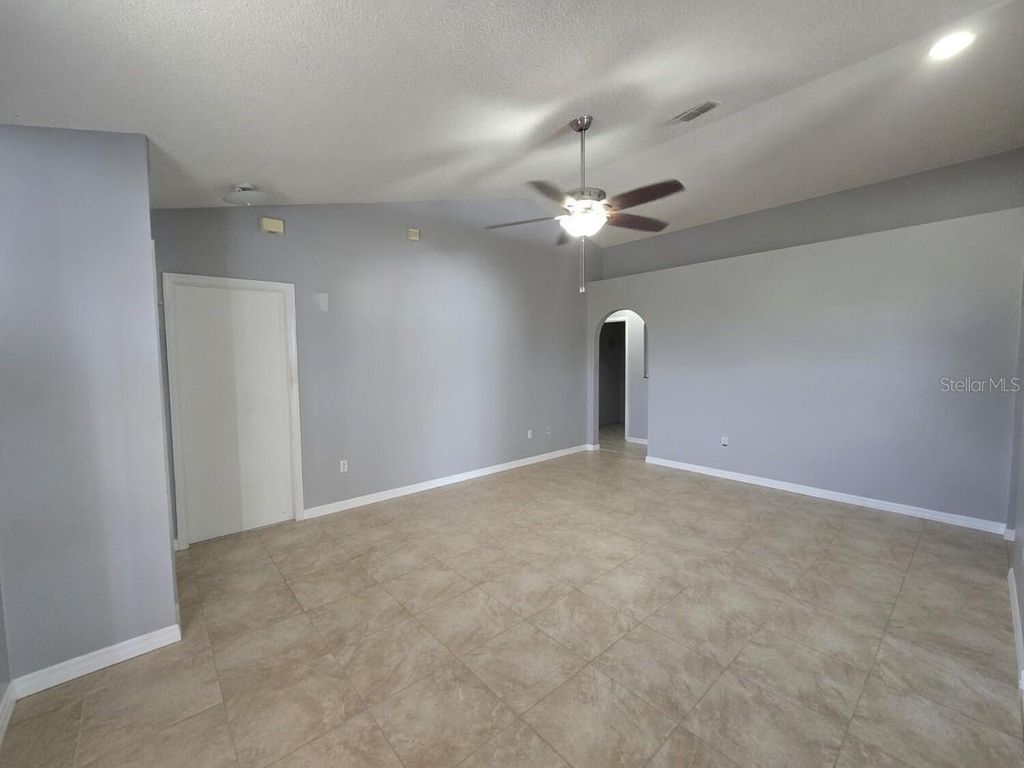 Image 6 of property listing at 7607 HARBOR LAKE DRIVE, Orlando, FL 32822