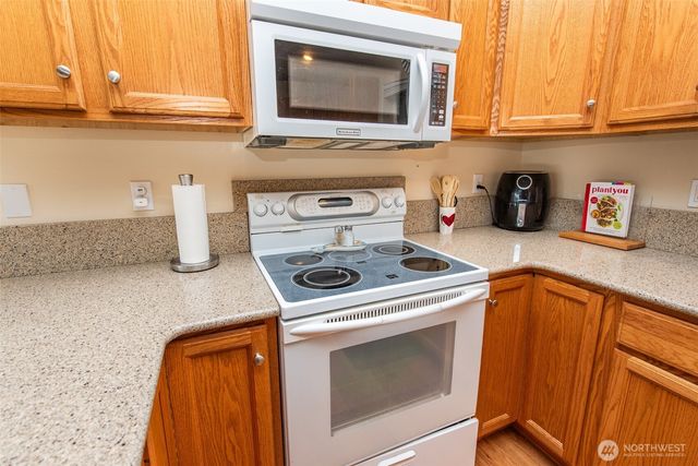 51 W Lancaster Lane, Port Angeles, WA 98362