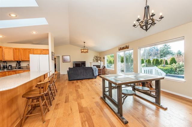 51 W Lancaster Lane, Port Angeles, WA 98362