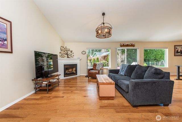 51 W Lancaster Lane, Port Angeles, WA 98362