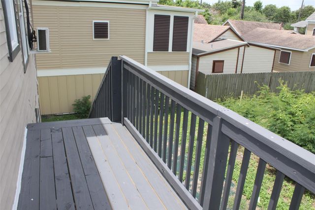 1015 30th Street 4, Galveston, TX 77550