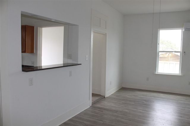 1015 30th Street 4, Galveston, TX 77550