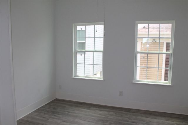1015 30th Street 4, Galveston, TX 77550