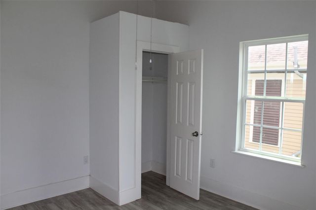 1015 30th Street 4, Galveston, TX 77550
