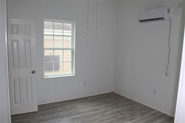 1015 30th Street 4, Galveston, TX 77550