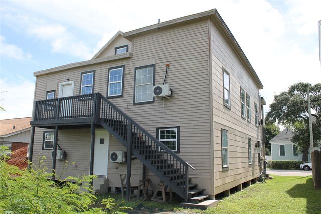 1015 30th Street 4, Galveston, TX 77550