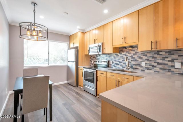 721 E MONTEBELLO Avenue 225, Phoenix, AZ 85014