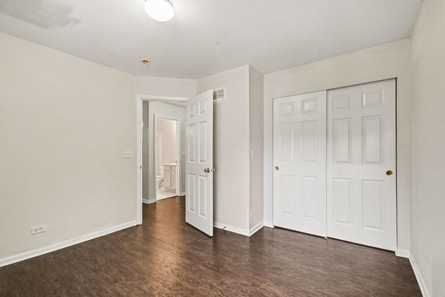 994 Kensington Drive, Northbrook, IL 60062