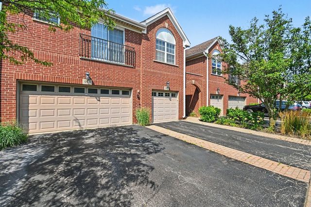 994 Kensington Drive, Northbrook, IL 60062