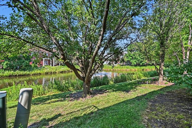 994 Kensington Drive, Northbrook, IL 60062