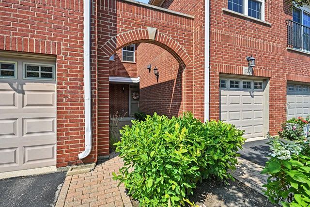 994 Kensington Drive, Northbrook, IL 60062