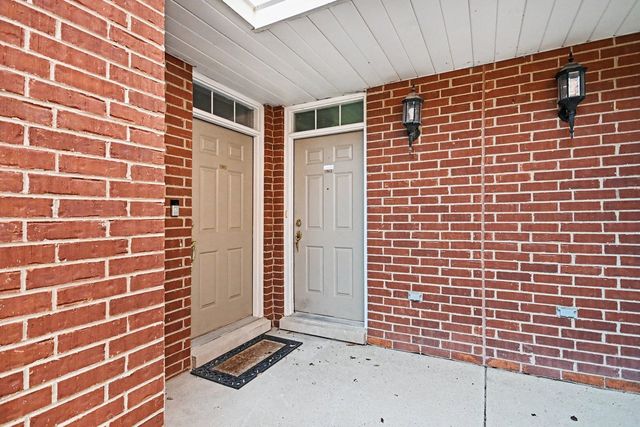 994 Kensington Drive, Northbrook, IL 60062
