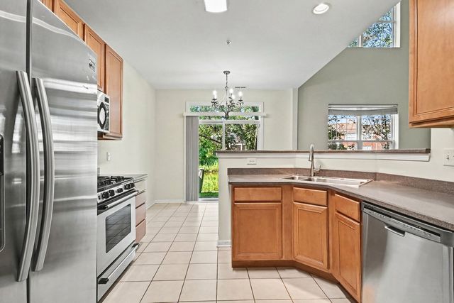 994 Kensington Drive, Northbrook, IL 60062