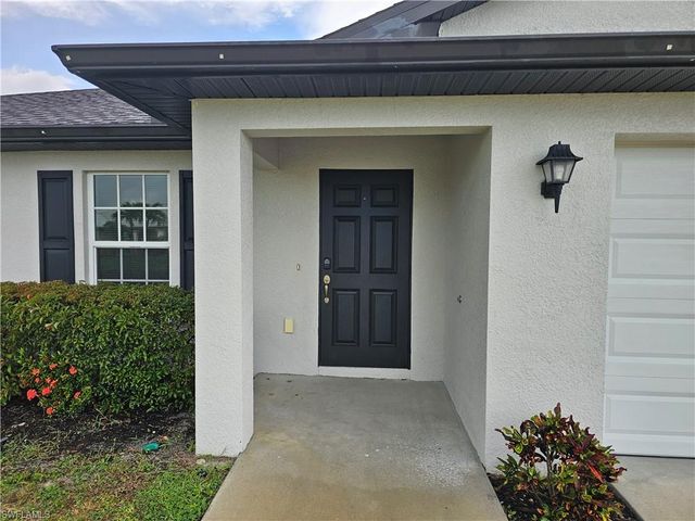 2523 NE 6th PL, Cape Coral, FL 33909