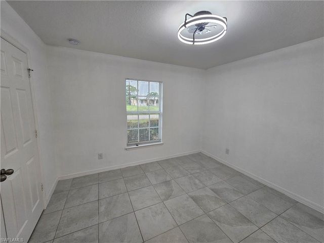 2523 NE 6th PL, Cape Coral, FL 33909