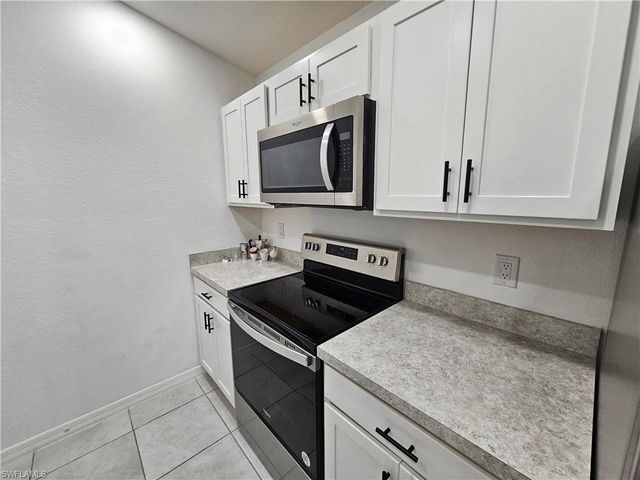 2523 NE 6th PL, Cape Coral, FL 33909