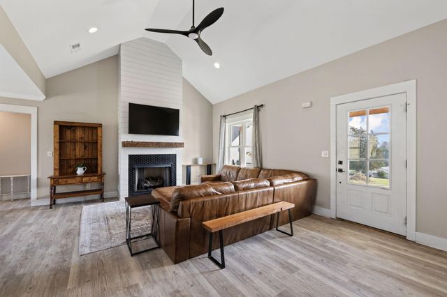 120 Mel Mcdaniel Road, Ringgold, GA 30736