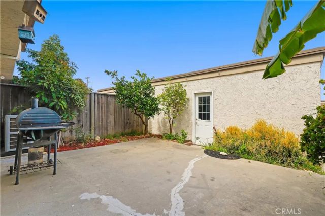 13951 Falmouth Walk, Westminster, CA 92683