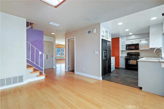 13951 Falmouth Walk, Westminster, CA 92683