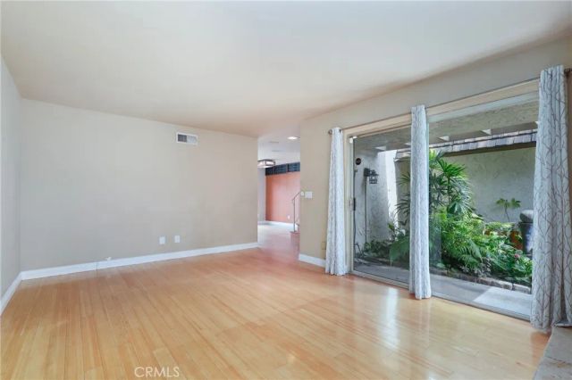 13951 Falmouth Walk, Westminster, CA 92683