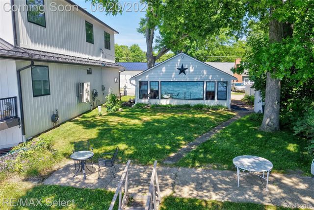 13022 Cussewago Drive, Fenton Charter Township, MI 48430