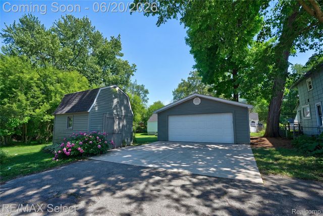13022 Cussewago Drive, Fenton Charter Township, MI 48430