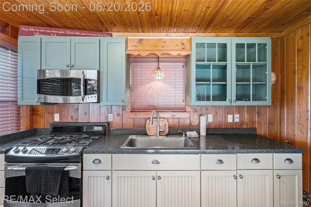 13022 Cussewago Drive, Fenton Charter Township, MI 48430