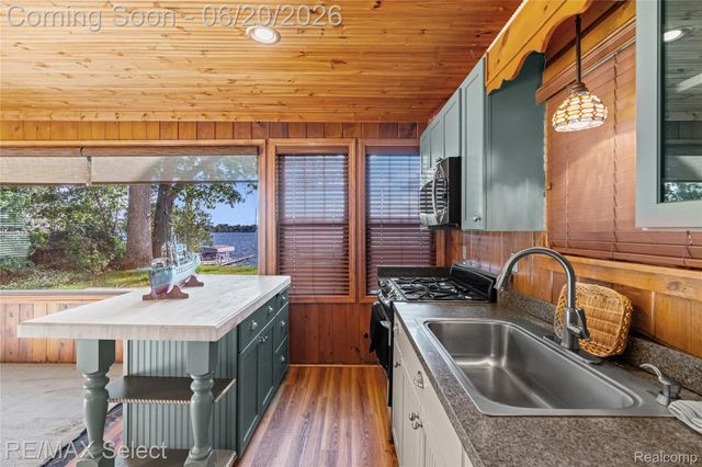 13022 Cussewago Drive, Fenton Charter Township, MI 48430