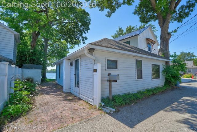 13022 Cussewago Drive, Fenton Charter Township, MI 48430