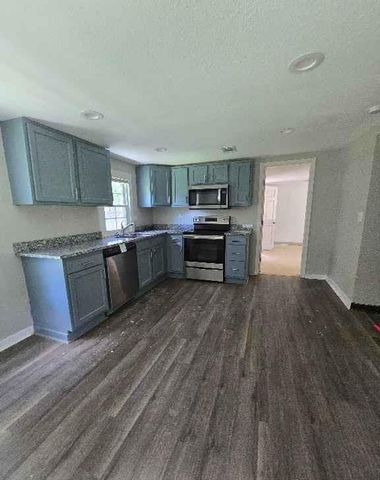 2720 N 75th Terrace, Kansas City, KS 66109