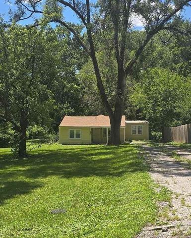 2720 N 75th Terrace, Kansas City, KS 66109