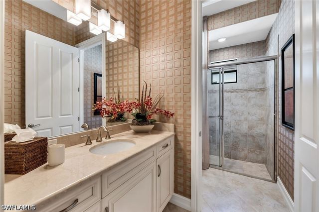 7296 Lantana CIR, Naples, FL 34119